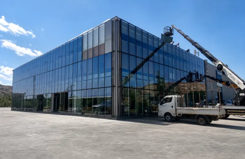 Volvo Showroom Dış Cephe Uygulaması